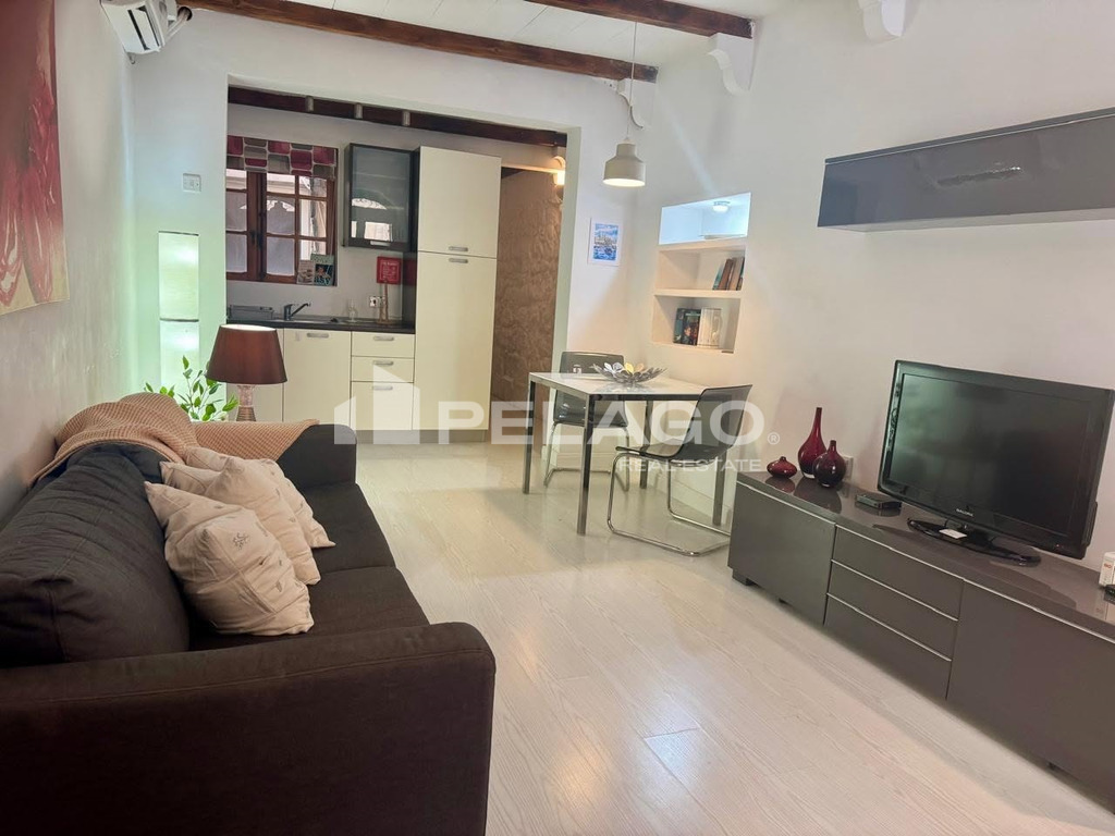 Solitary Maisonette in Valletta