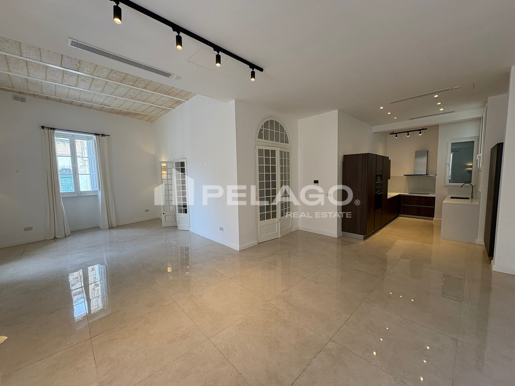 Town House in Sliema - Image 1