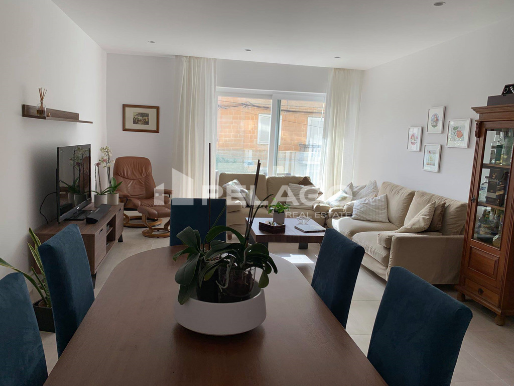 Apartment in Swieqi - Image 1