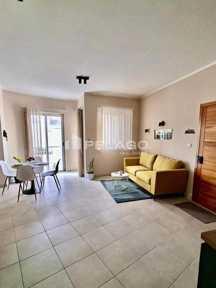 Apartment in Swieqi - Image 1