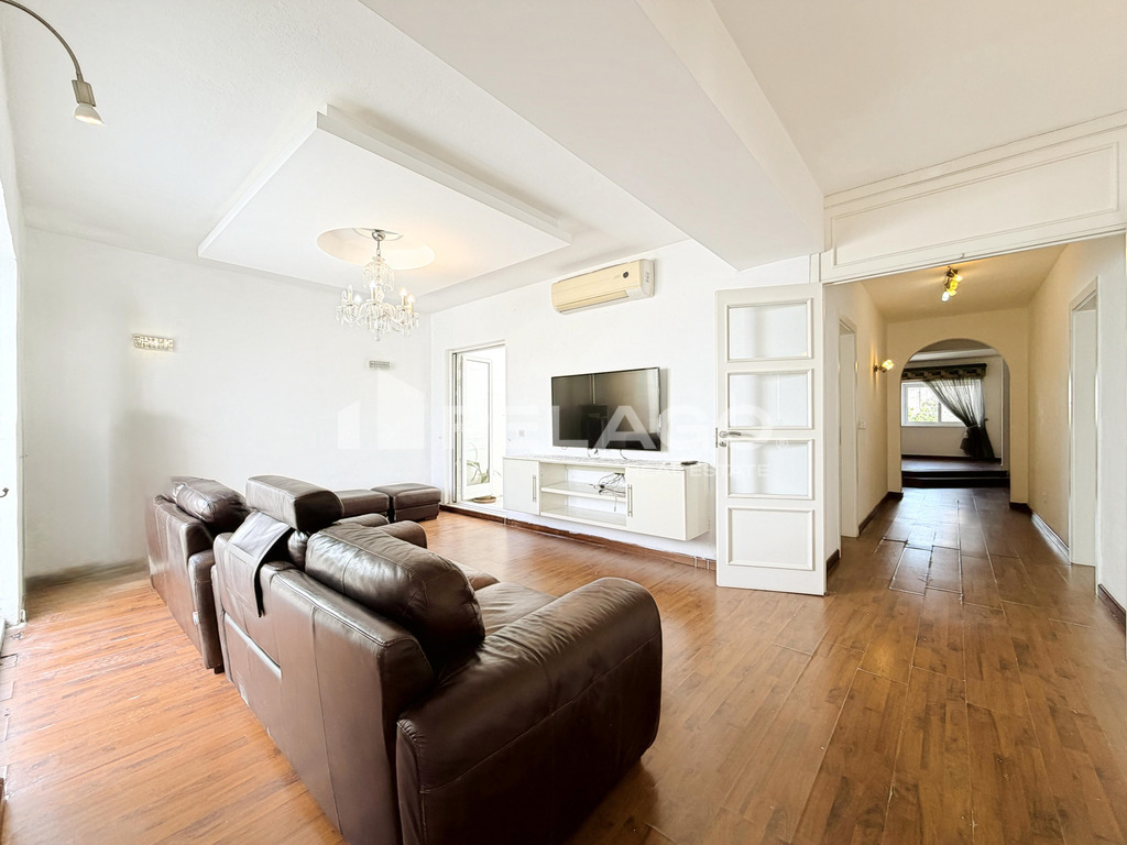 Solitary Maisonette in Ibragg - Image 1