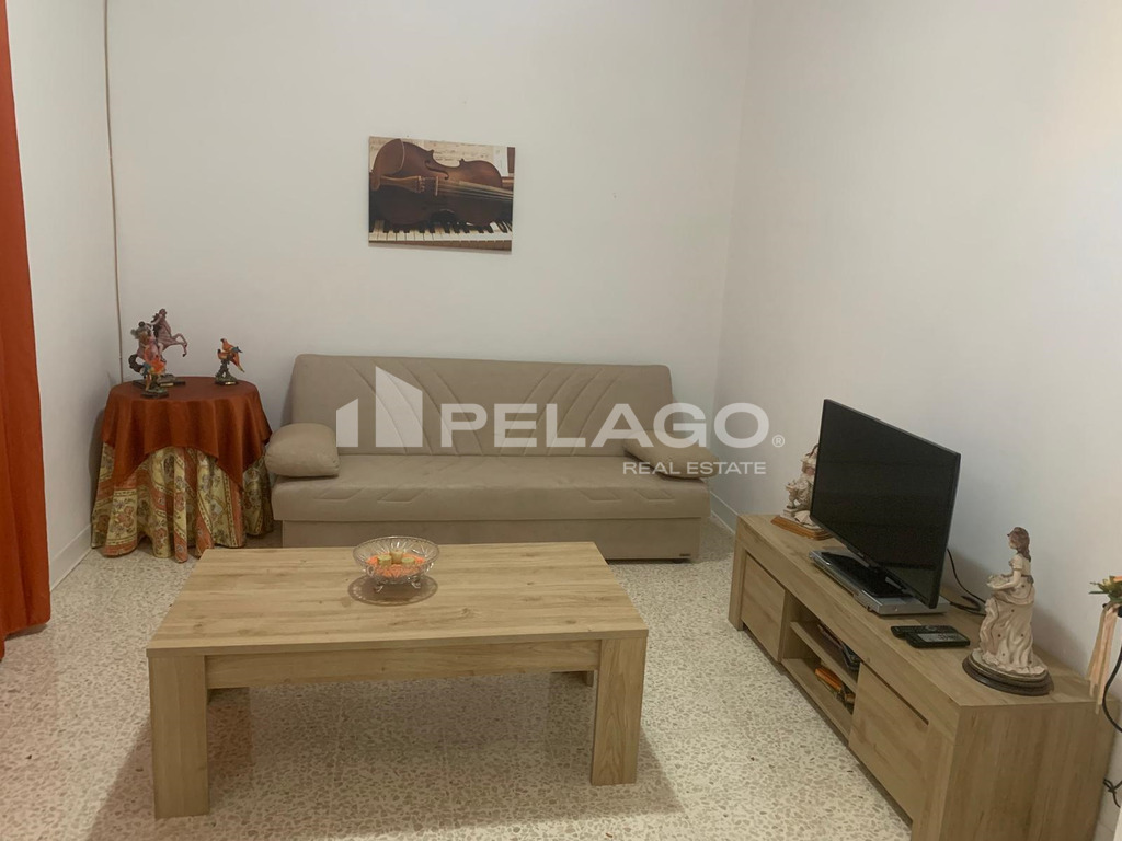 Town House in Paola