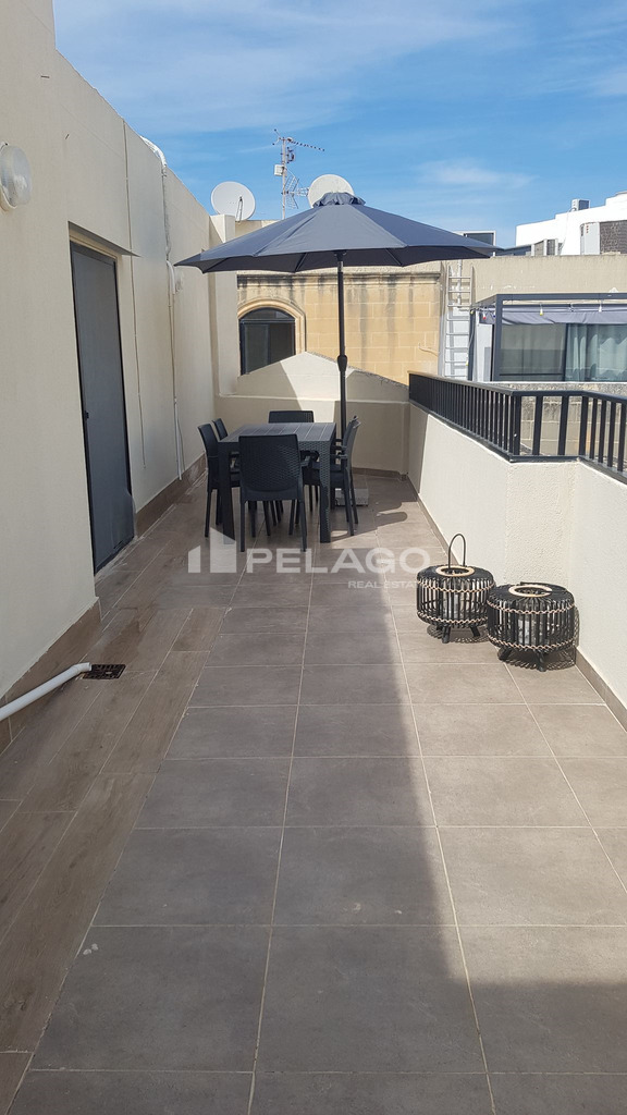 Penthouse in Mosta - Image 1