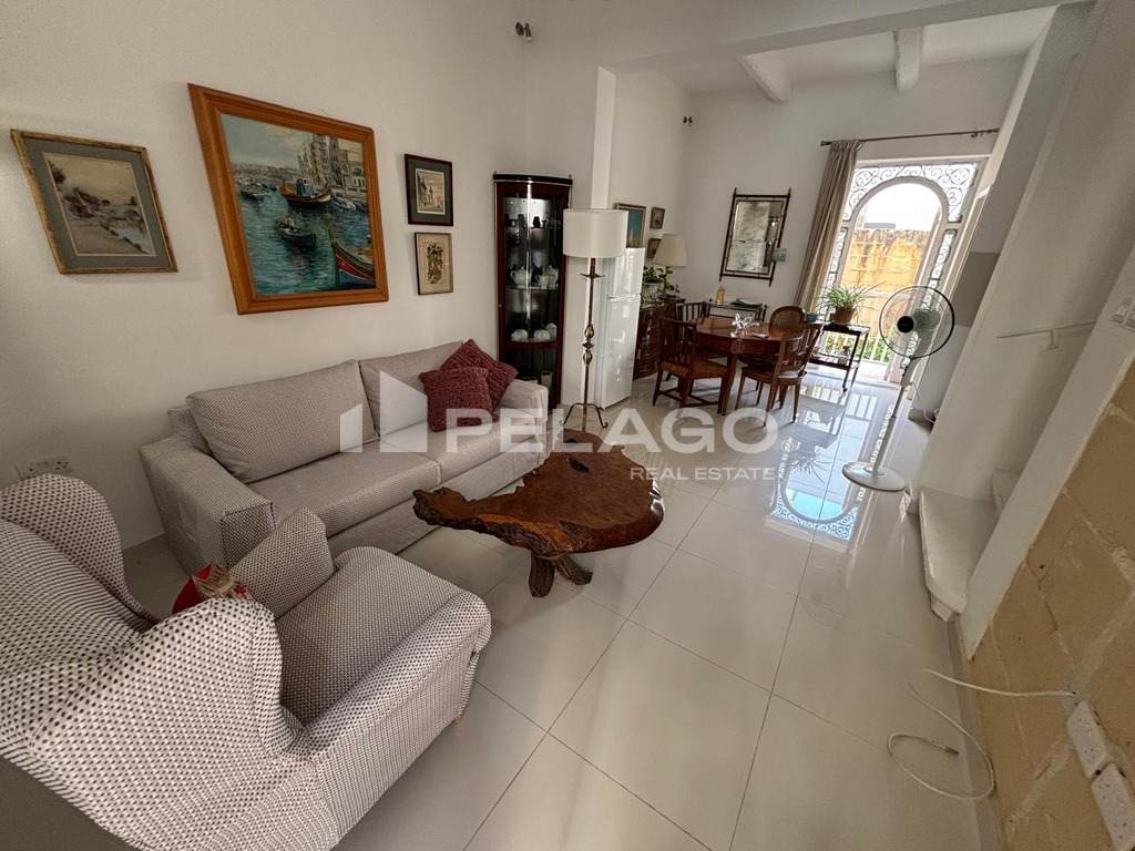 Town House in Sliema - Image 1