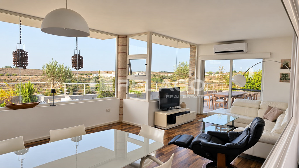 Penthouse in Bahrija - Image 1